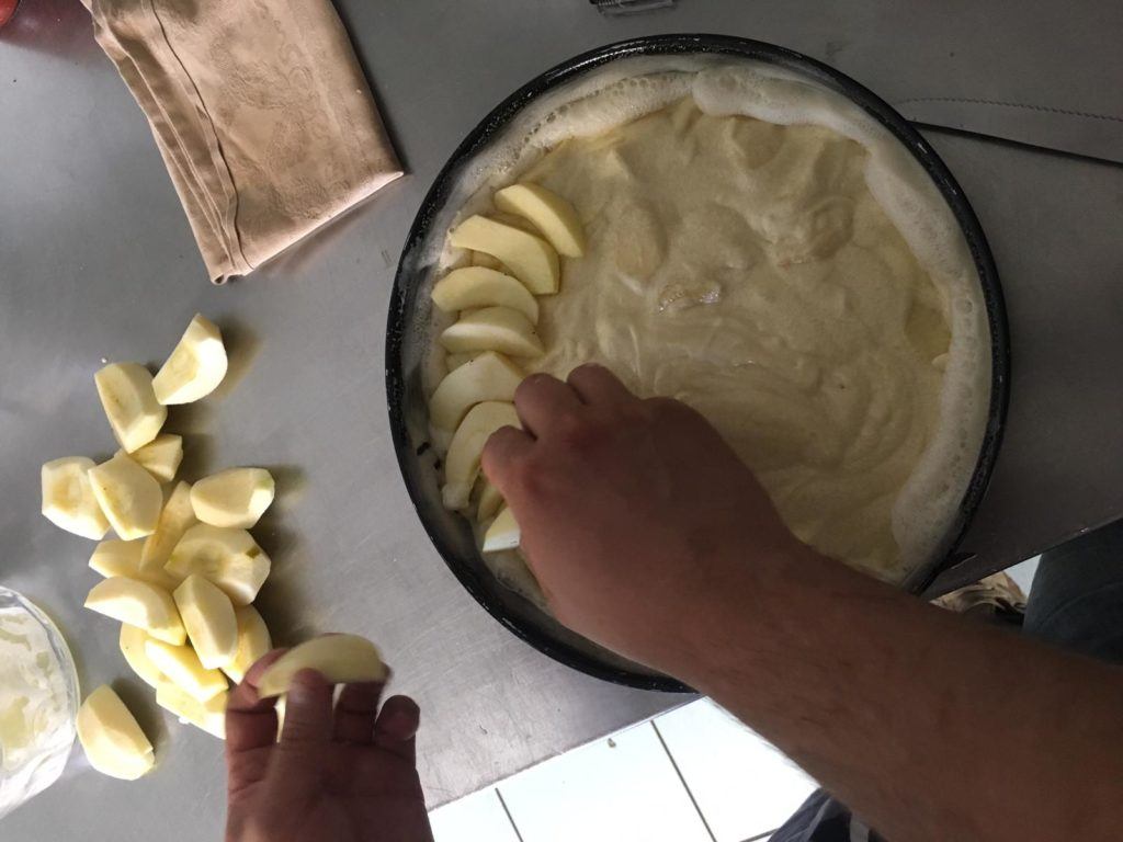 preparazione-torta-di-mele